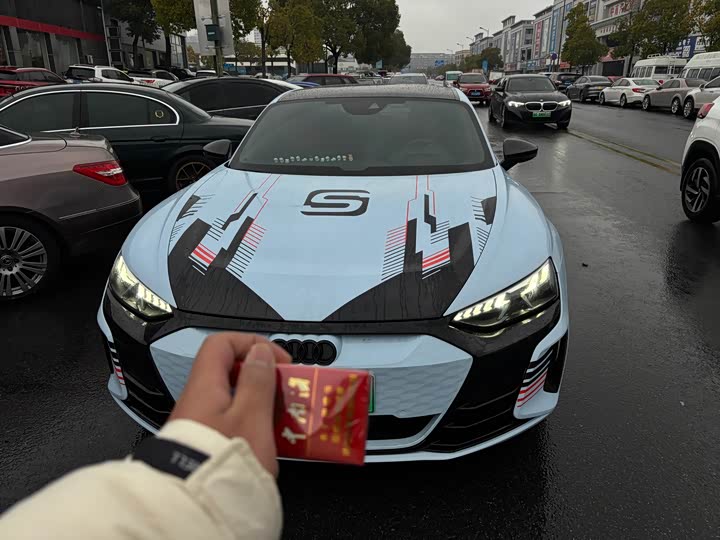 Фото 2 - Audi RS e-tron GT