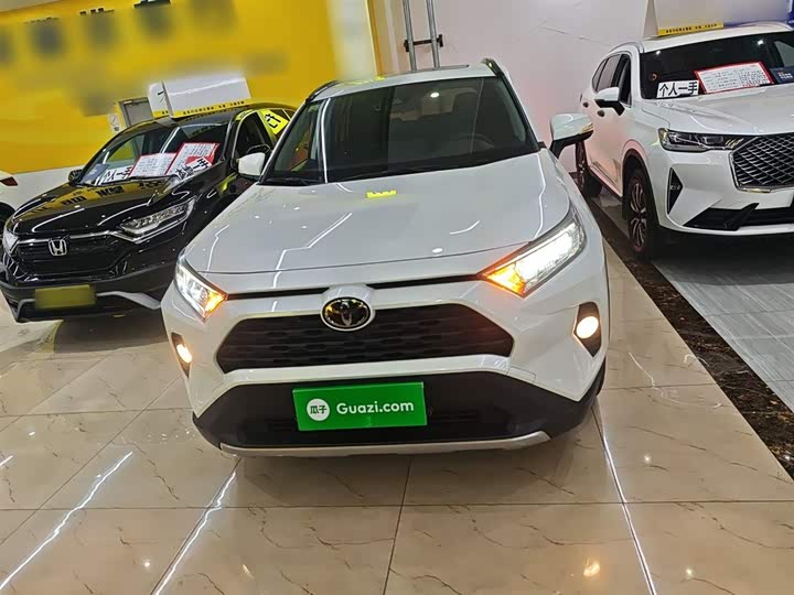 Фото 3 - Toyota RAV4