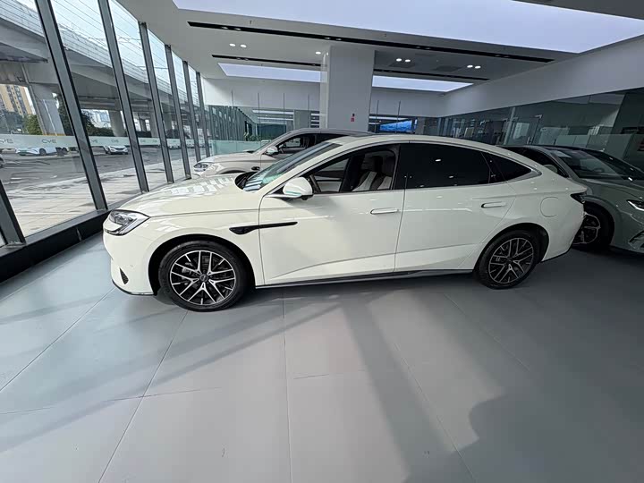 Фото 2 - BYD Seal 07 DM-i Hybrid