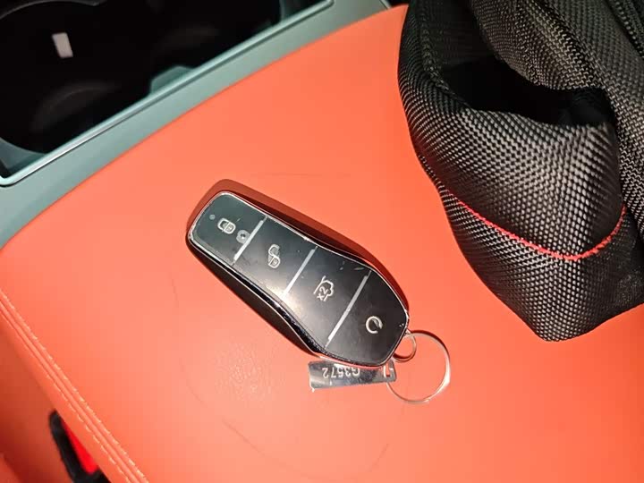 Фото 9 - BYD Tang L