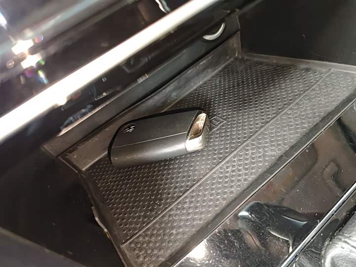 Фото 9 - Volkswagen Tharu