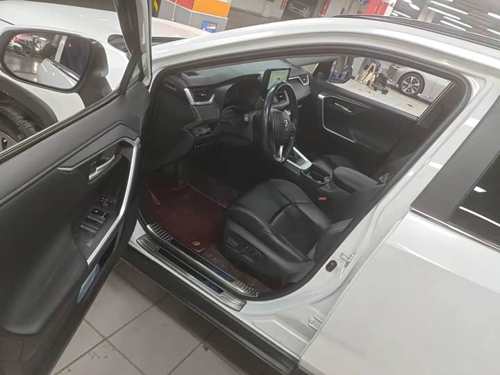 Фото 3 - Toyota Wildlander