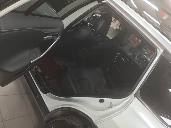 Фото 5 - Toyota Wildlander