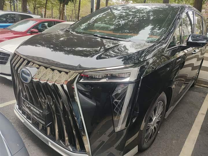 Фото 2 - GAC Trumpchi E9