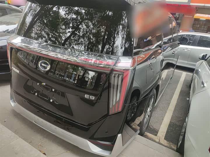 Фото 7 - GAC Trumpchi E9