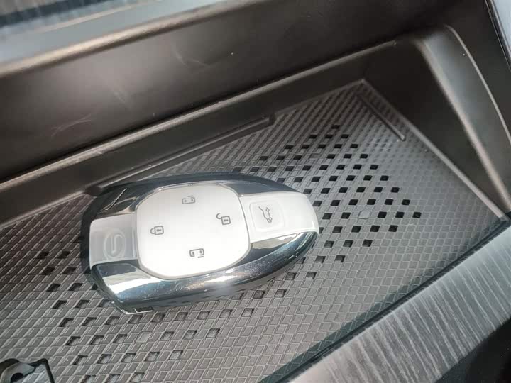 Фото 9 - GAC Trumpchi E9