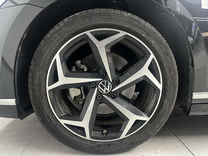 Фото 7 - Volkswagen Magotan