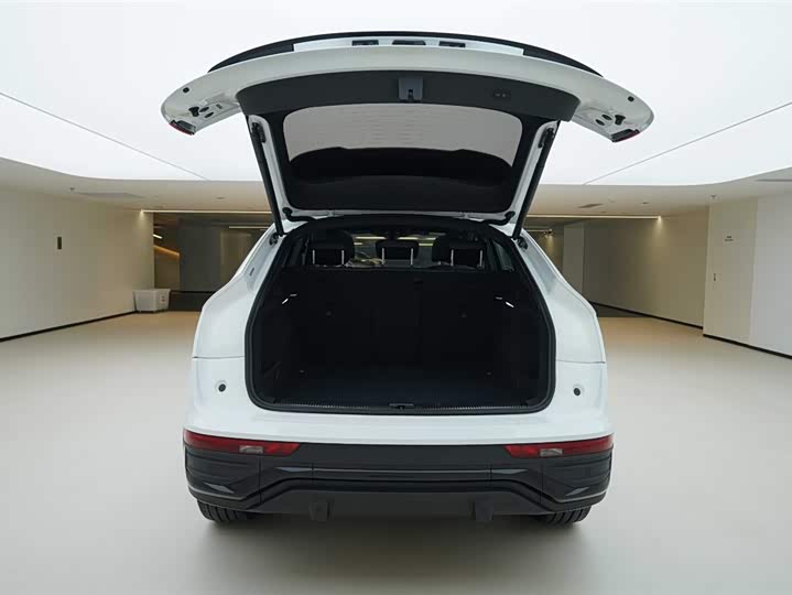 Фото 6 - Audi Q5L Sportback