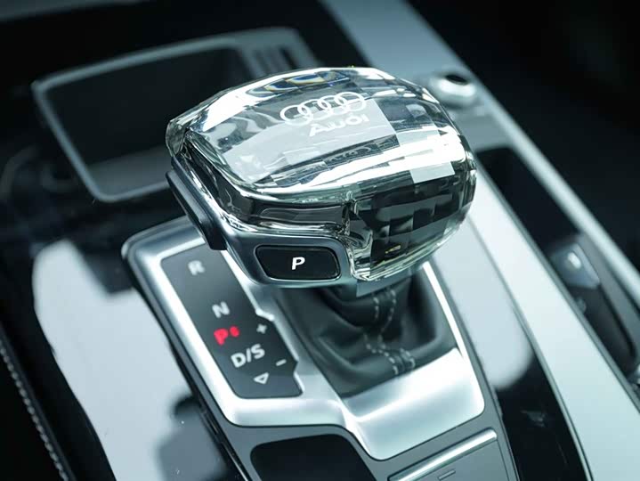 Фото 9 - Audi Q5L Sportback