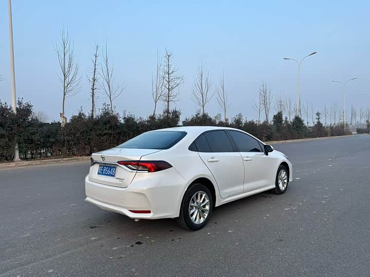 Фото 4 - Toyota Corolla