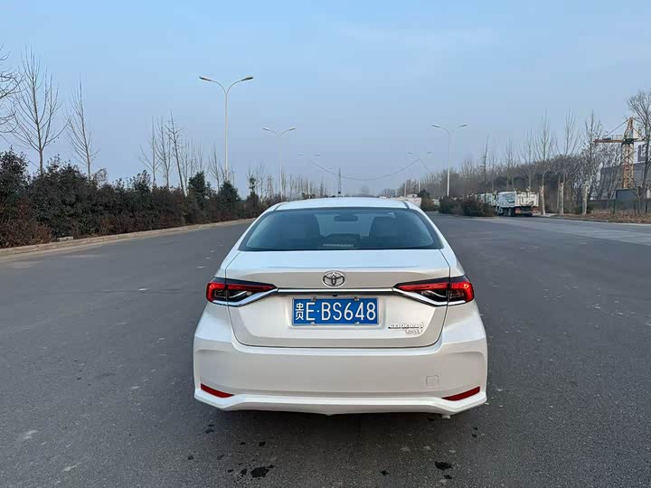 Фото 5 - Toyota Corolla