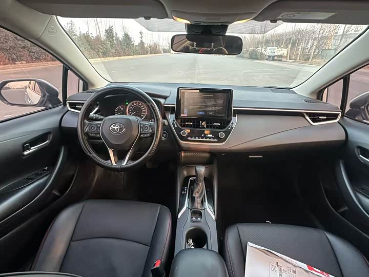 Фото 9 - Toyota Corolla