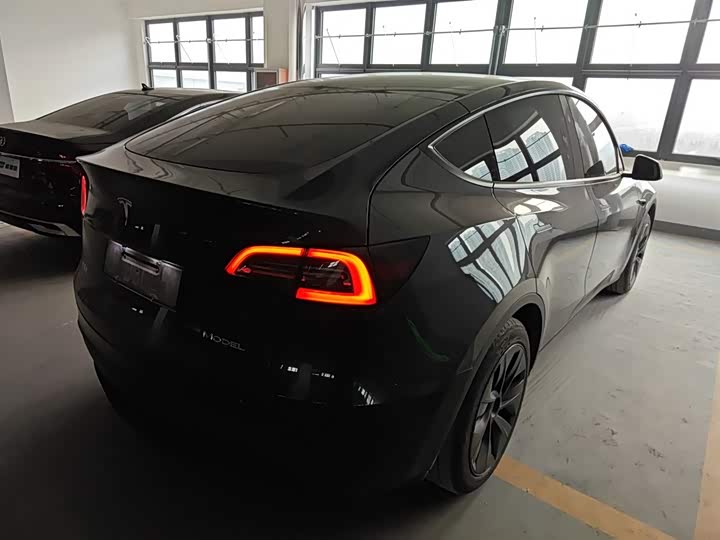 Фото 7 - Tesla Model Y