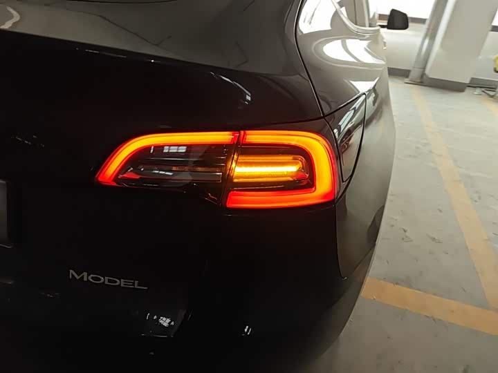 Фото 8 - Tesla Model Y