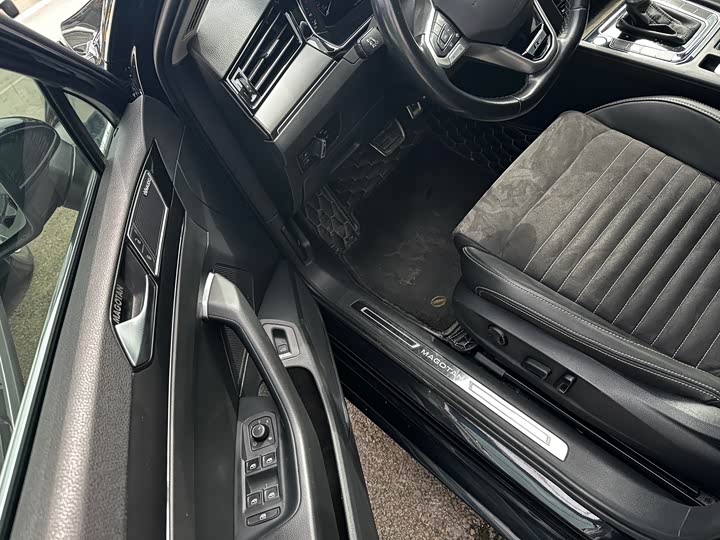 Фото 6 - Volkswagen Magotan