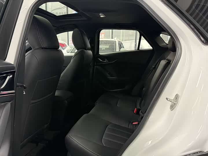 Фото 7 - Mazda CX-4