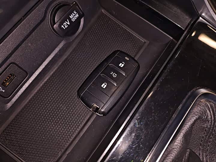 Фото 9 - Changan CS75