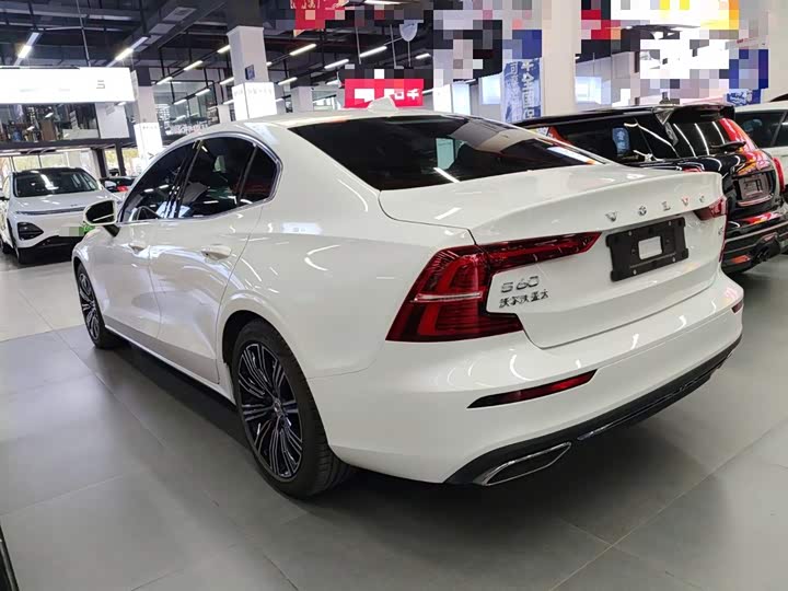 Фото 5 - Volvo S60