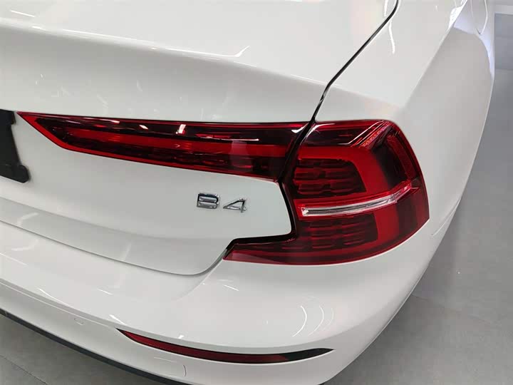 Фото 8 - Volvo S60