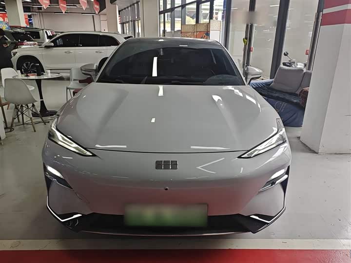 Фото 3 - Geely Galaxy E8