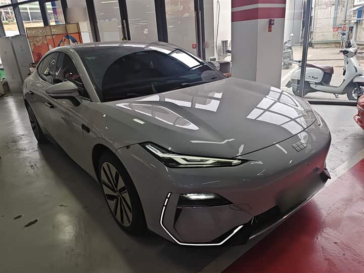 Фото 4 - Geely Galaxy E8