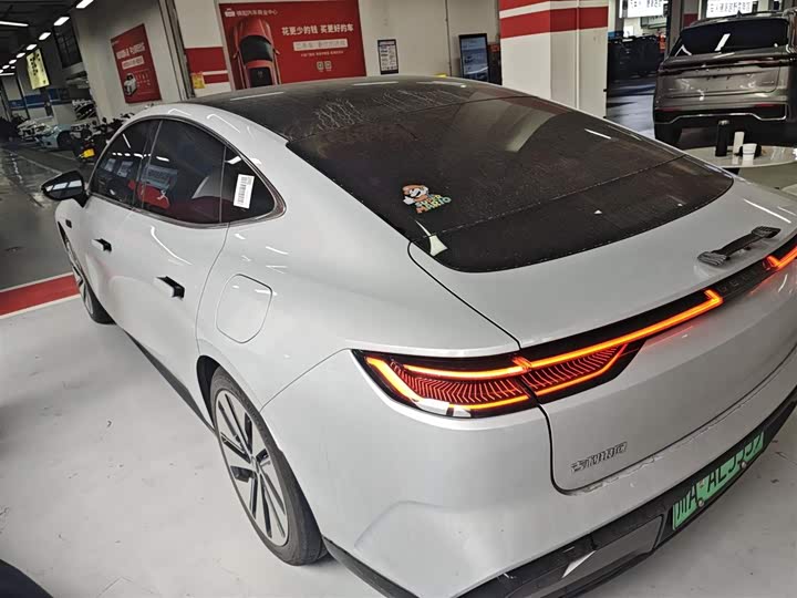 Фото 5 - Geely Galaxy E8