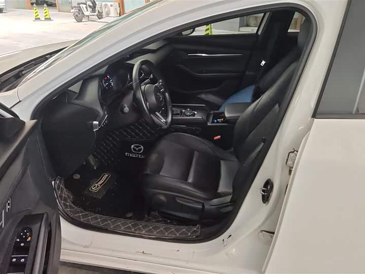 Фото 9 - Mazda 3 (Axela)