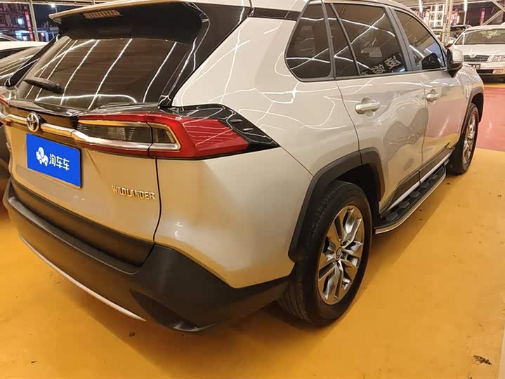 Фото 3 - Toyota Wildlander