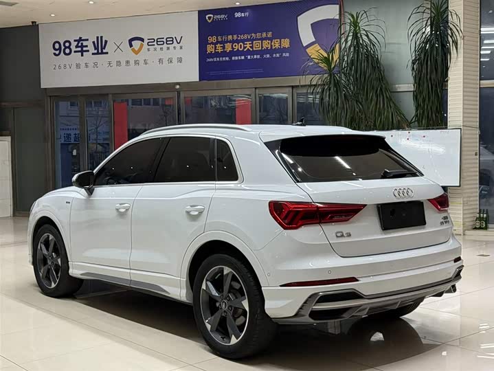 Фото 4 - Audi Q3