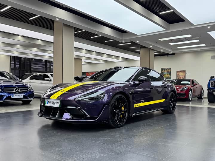 Фото 1 - Xiaomi SU7 Ultra