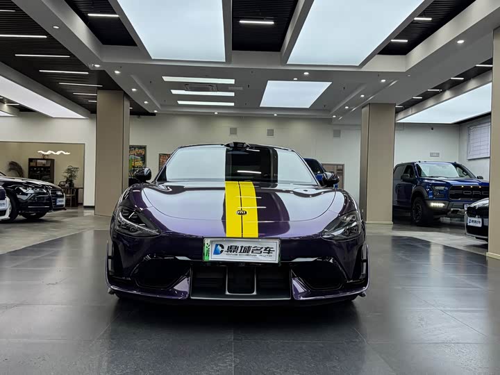 Фото 2 - Xiaomi SU7 Ultra