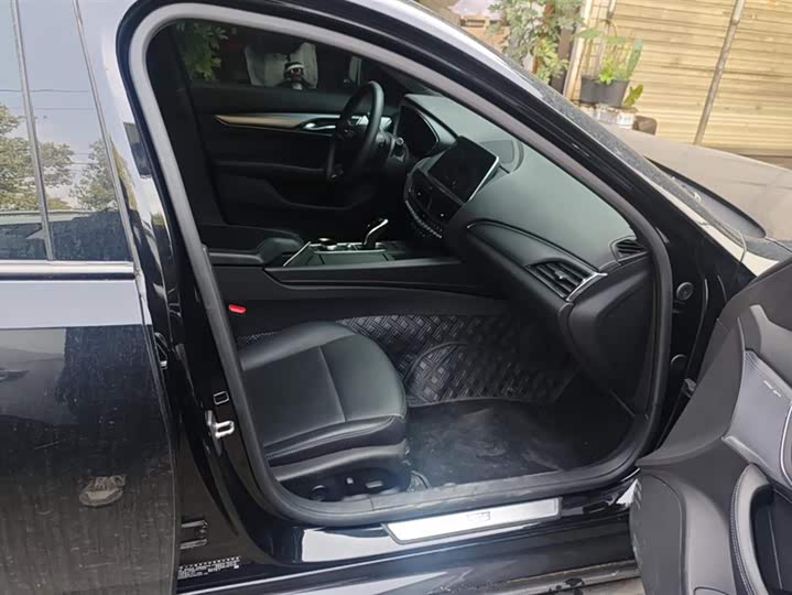 Фото 8 - Cadillac CT5