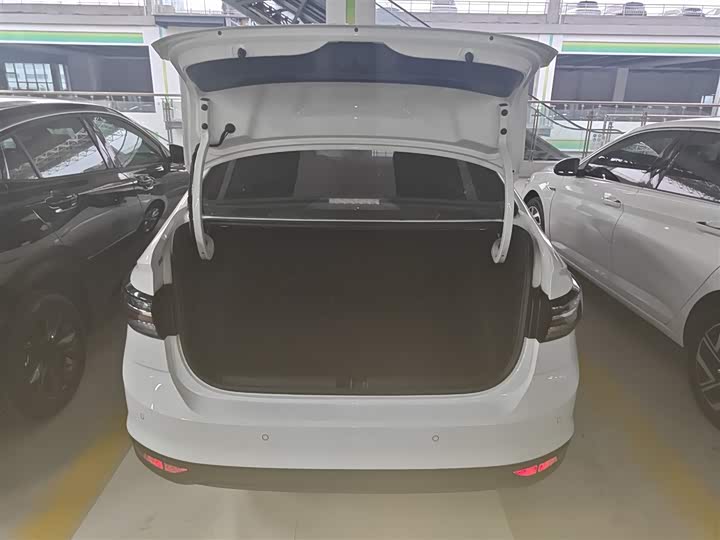 Фото 9 - Volkswagen Lavida