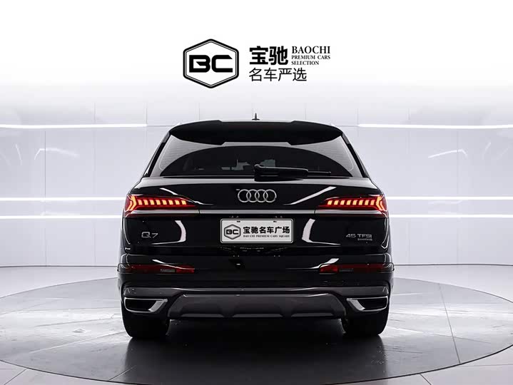 Фото 4 - Audi Q7