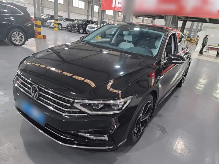 Фото 1 - Volkswagen Magotan