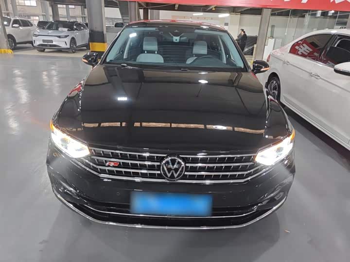 Фото 3 - Volkswagen Magotan