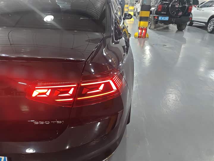 Фото 8 - Volkswagen Magotan