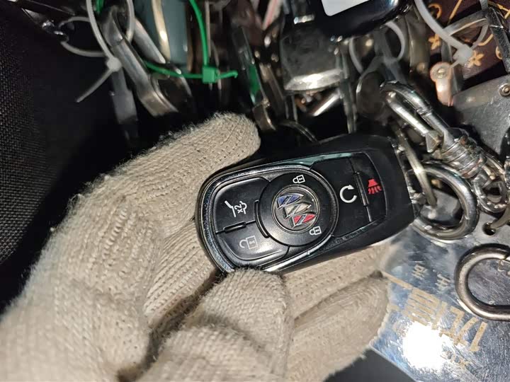 Фото 8 - Buick LaCrosse