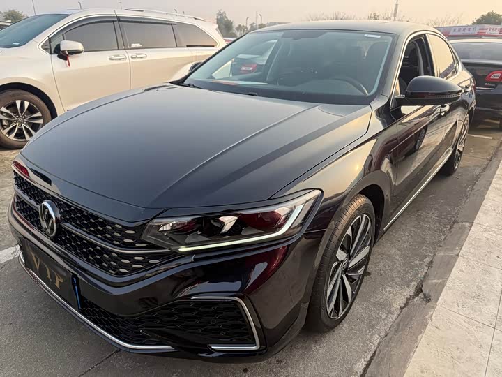 Фото 2 - Volkswagen Passat