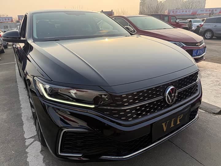 Фото 3 - Volkswagen Passat