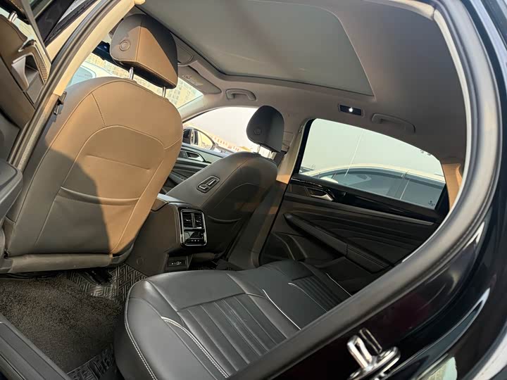 Фото 4 - Volkswagen Passat