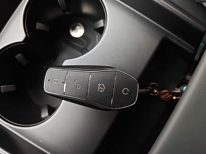 Фото 9 - BYD Qin L