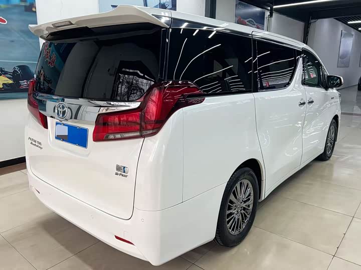 Фото 3 - Toyota Alphard