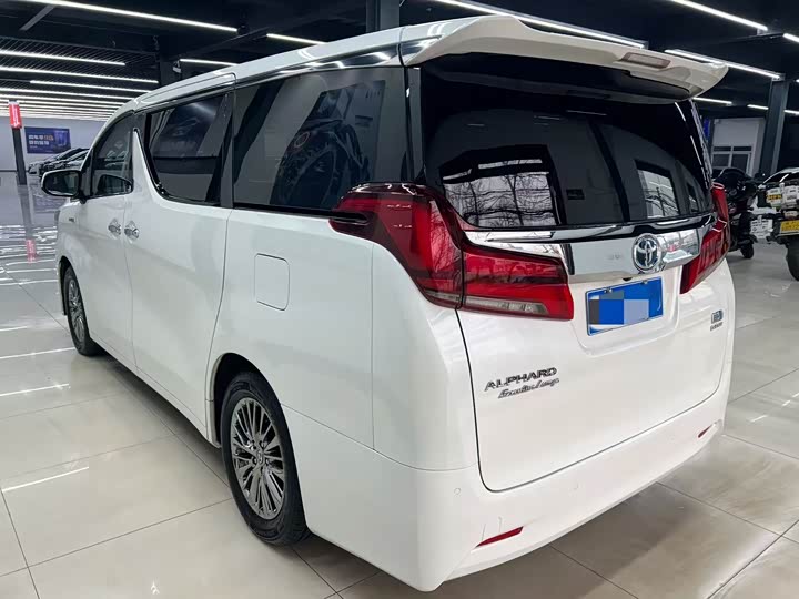 Фото 4 - Toyota Alphard
