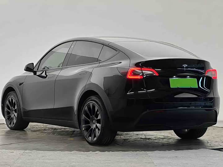 Фото 4 - Tesla Model Y