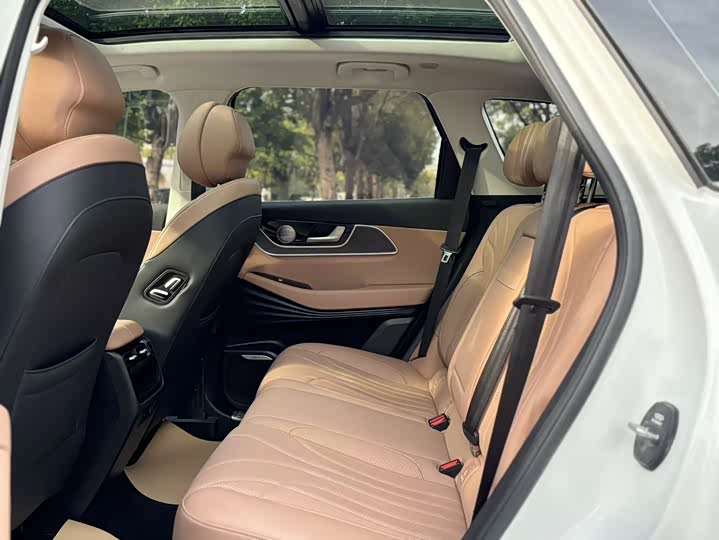 Фото 9 - Chery Tiggo 8L