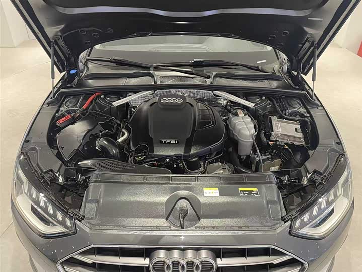 Фото 9 - Audi A4L