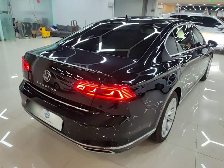 Фото 7 - Volkswagen Magotan GTE Hybrid