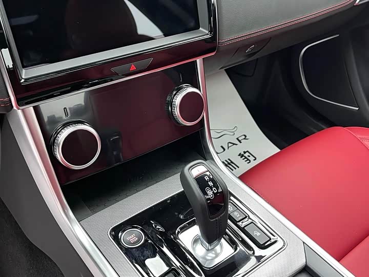 Фото 5 - Jaguar XE L