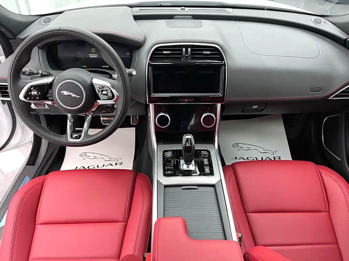 Фото 6 - Jaguar XE L
